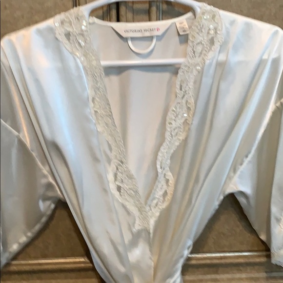 VINTAGE VICTORIA'S SECRET'S WEDDING ROBE - Picture 4 of 11